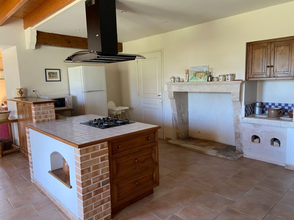 piscine privee gite auchay sur vendee salle a manger